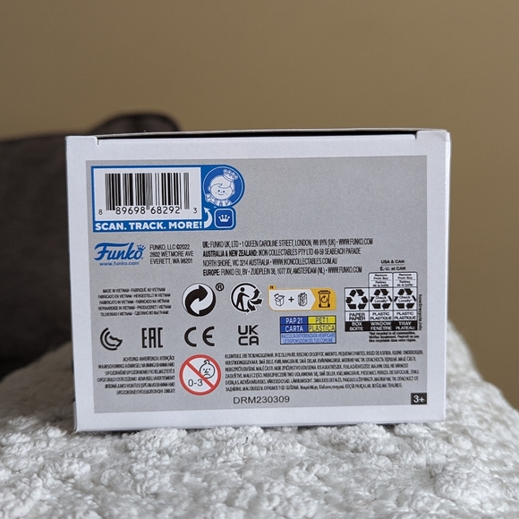 Funko Pop Wednesday with Cello Exclusive NEW - Picture 3 of 9